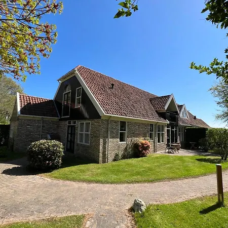 Bed & Bos De 14 Sterren מלון 3*