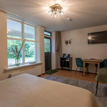 Bed & Bos De 14 Sterren Hotel Den Burg