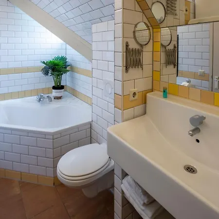 מלון Bed & Bos De 14 Sterren 3*