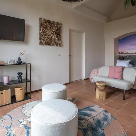 Bed & Bos De 14 Sterren מלון 3*