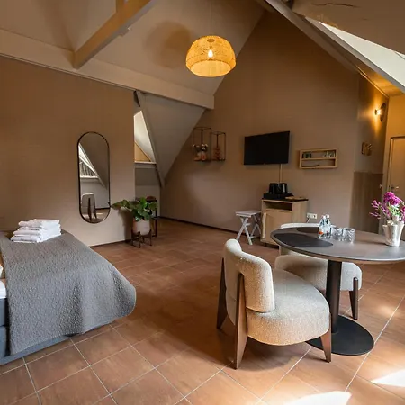 Bed & Bos De 14 Sterren Hotel 3*