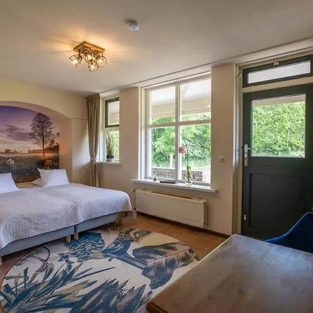 Bed & Bos De 14 Sterren Hotel 3*