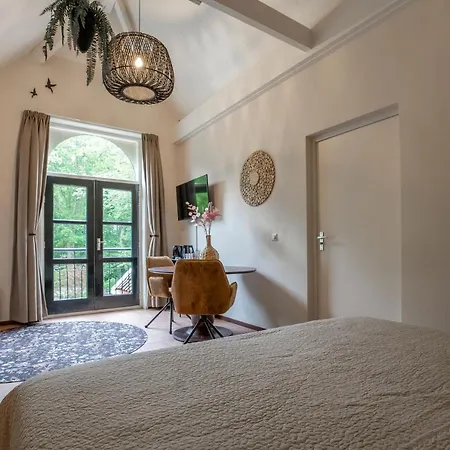 Bed & Bos De 14 Sterren Hotel 3*